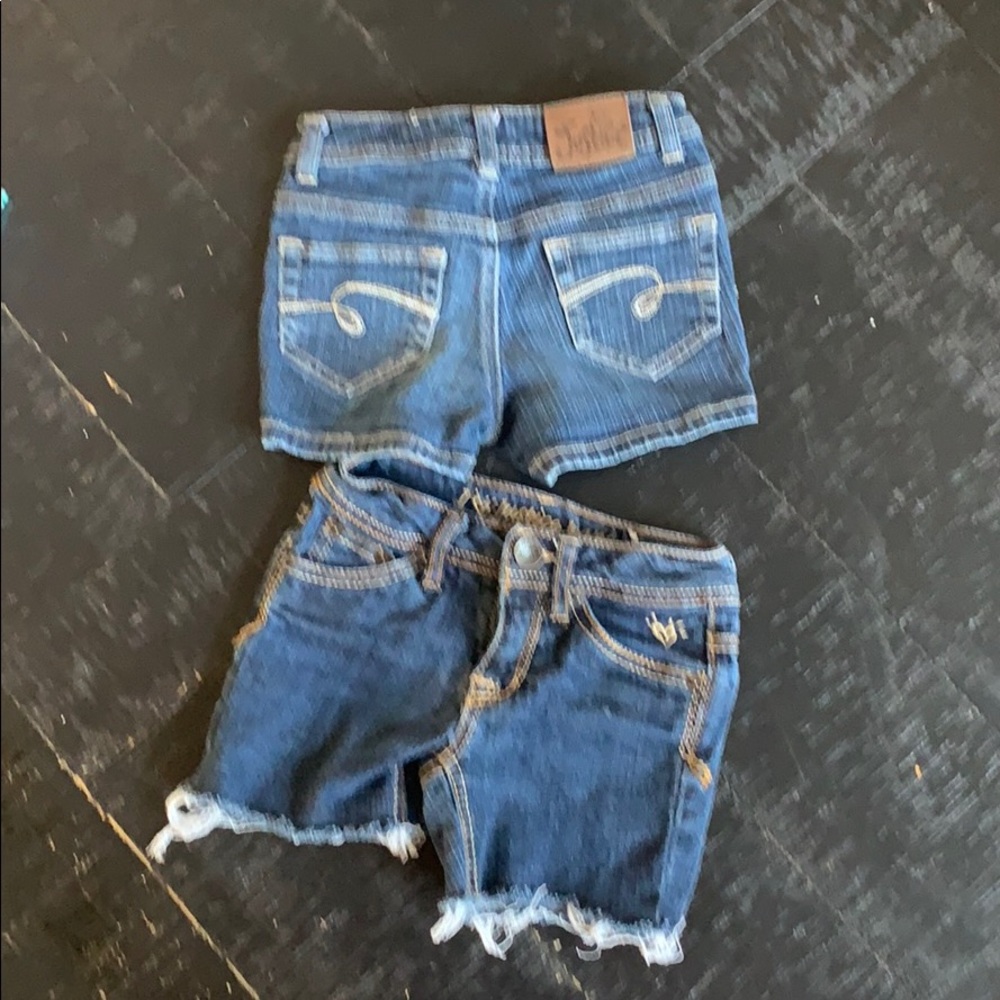 Justice Shorts🦋